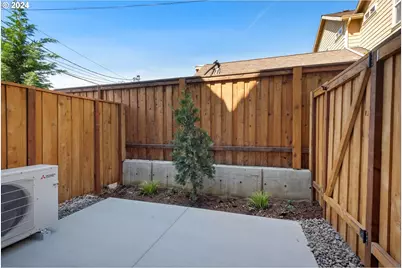 809 N Failing St, Portland, OR 97227 - Photo 33