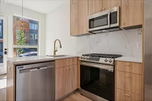 809 N Failing St, Portland, OR 97227 - Photo 17