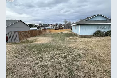 70 NE Alora Dr, Hermiston, OR 97838 - Photo 3