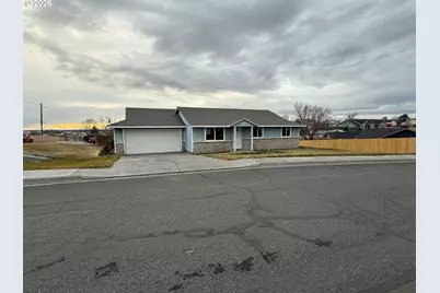 70 NE Alora Dr, Hermiston, OR 97838 - Photo 1