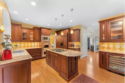752 SW Regency Ter, Portland, OR 97225 - Photo 19