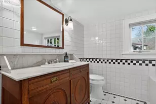 2311 NE Regents Dr, Portland, OR 97212 - Photo 35