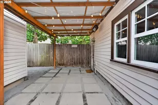 2311 NE Regents Dr, Portland, OR 97212 - Photo 47