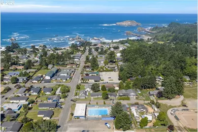 807 N 2nd St, Brookings, OR 97415 - Photo 23
