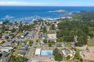 807 N 2nd St, Brookings, OR 97415 - Photo 23