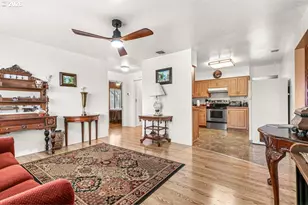 925 Winchester Ave, Medford, OR 97501 - Photo 7