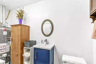 925 Winchester Ave, Medford, OR 97501 - Photo 21