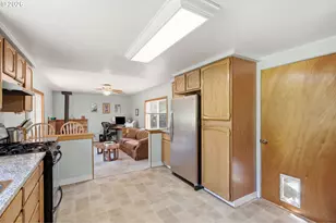 1109 Country Club Rd, Hood River, OR 97031 - Photo 11