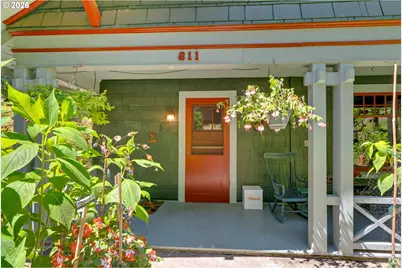 811 SW 58th Ave, Portland, OR 97221 - Photo 3