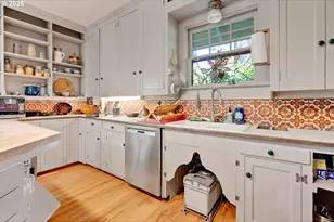 811 SW 58th Ave, Portland, OR 97221 - Photo 15