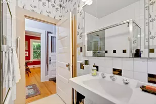 811 SW 58th Ave, Portland, OR 97221 - Photo 11