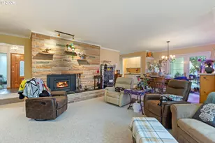 674 Youngs Ln, Roseburg, OR 97471 - Photo 9