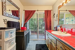 674 Youngs Ln, Roseburg, OR 97471 - Photo 23