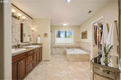 17460 SW 108th Pl, Tualatin, OR 97062 - Photo 33
