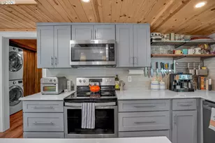 1633 N Jantzen Ave, Portland, OR 97217 - Photo 21
