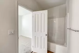 3133 SE Brookwood Ave, Hillsboro, OR 97123 - Photo 21