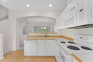 13700 SW Scholls Ferry Rd, Beaverton, OR 97007 - Photo 15
