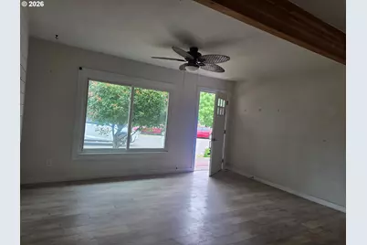 5711 SE 123rd Ave, Portland, OR 97236 - Photo 5