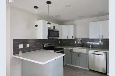 5711 SE 123rd Ave, Portland, OR 97236 - Photo 3