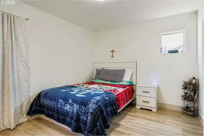 1215 Del Sol Ct, Woodburn, OR 97071 - Photo 13