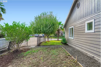 1215 Del Sol Ct, Woodburn, OR 97071 - Photo 27