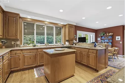 3484 SW Brentwood Dr, Portland, OR 97201 - Photo 19