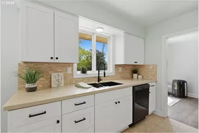 6901 NW Canyon Crest Loop, Vancouver, WA 98665 - Photo 9