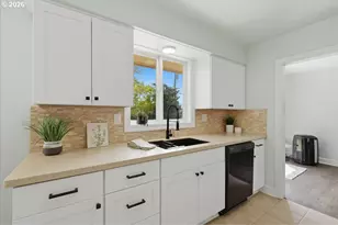 6901 NW Canyon Crest Loop, Vancouver, WA 98665 - Photo 9