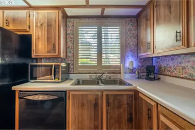 505 Shorepines Pl, Coos Bay, OR 97420 - Photo 17