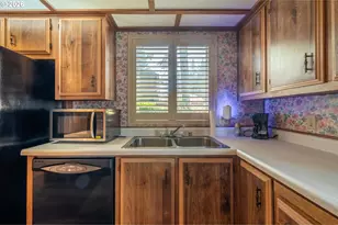 505 Shorepines Pl, Coos Bay, OR 97420 - Photo 17