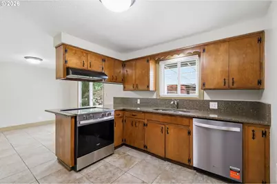 1190 Sanborn Ave, Eugene, OR 97404 - Photo 13
