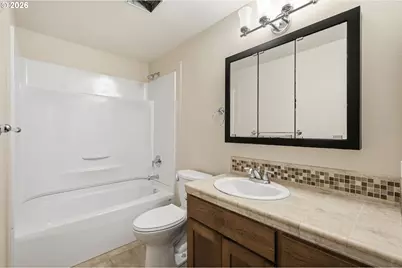 1190 Sanborn Ave, Eugene, OR 97404 - Photo 17