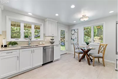 13090 Princeton Ct, Lake Oswego, OR 97035 - Photo 7