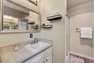 1041 Cannon Dr, Hood River, OR 97031 - Photo 19