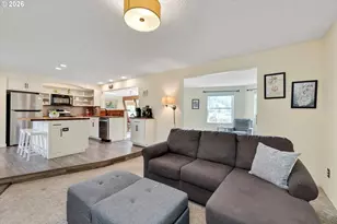 1041 Cannon Dr, Hood River, OR 97031 - Photo 11