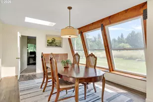 1041 Cannon Dr, Hood River, OR 97031 - Photo 9