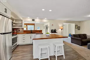 1041 Cannon Dr, Hood River, OR 97031 - Photo 5