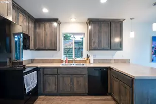 2213 10th St, Tillamook, OR 97141 - Photo 11