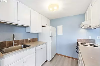 1313 Lincoln St #503, Eugene, OR 97401 - Photo 9