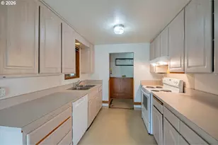 341 NE Cambridge Cir, Corvallis, OR 97330 - Photo 9