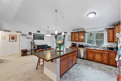 320 Providence Dr, Reedsport, OR 97467 - Photo 9