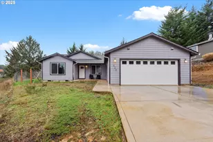 320 Providence Dr, Reedsport, OR 97467 - Photo 1