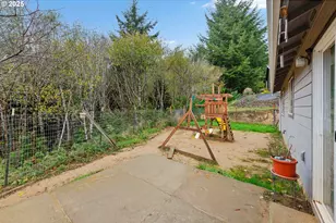 320 Providence Dr, Reedsport, OR 97467 - Photo 23