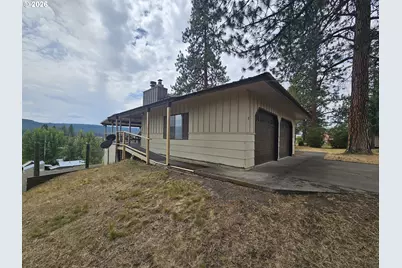 202 E Despain St, Ukiah, OR 97880 - Photo 5