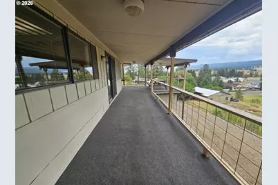 202 E Despain St, Ukiah, OR 97880 - Photo 9