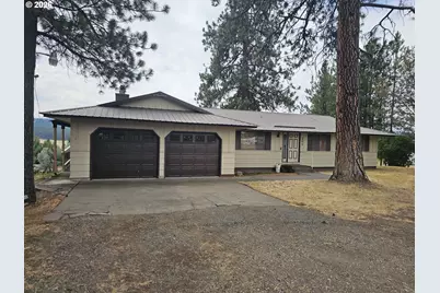 202 E Despain St, Ukiah, OR 97880 - Photo 1
