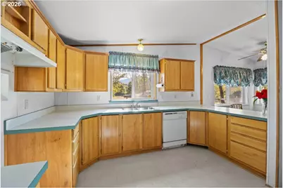 5300 Riddle By Pass Rd, Riddle, OR 97469 - Photo 17