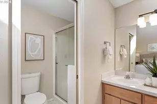 17239 Rebecca Ln, Lake Oswego, OR 97035 - Photo 23