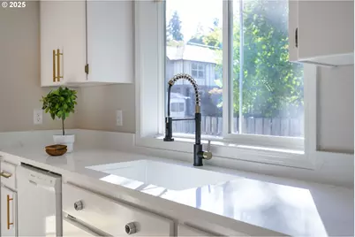 17239 Rebecca Ln, Lake Oswego, OR 97035 - Photo 17