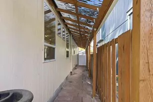 9606 N Clarendon Ave, Portland, OR 97203 - Photo 39